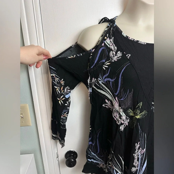 FREE PEOPLE Sz XS CLEAR SKIES ASYMMETRIC HEM COLD SHOULDER TUNIC BLACK 1228 - Picture 8 of 12